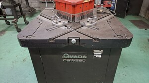 アマダ製 コーナーシャー（CSW-250／1987年式）の画像