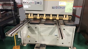 東洋工機製 シャーリング（HSS-1245／1995年式）の画像