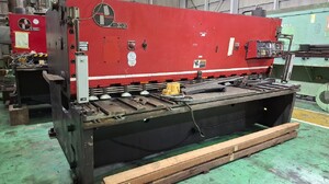 アマダ製 シャーリング（H-3013／1990年式）の画像