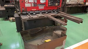 アマダ製 シャーリング（M1260／1990年式）の画像