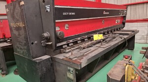 アマダ製 シャーリングマシン（DCT-3065／1994年式）の画像