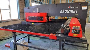 アマダ製 タレットパンチプレス（AE2510NT／2011年式）の画像