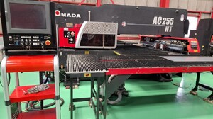 アマダ製 タレットパンチプレス（AC255NT／2006年式）の画像
