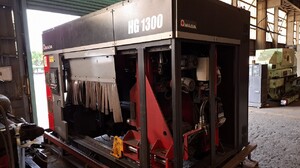 アマダ製 バリ取り機（HG1300／2011年式）の画像