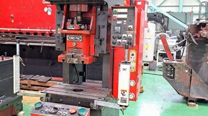 アマダ製 35Tプレス（TP-35C-X2／1990年式）の画像