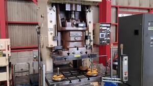 アマダ製 60tプレス（TP-60C／1990年式）の画像