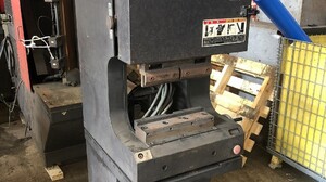 アマダ製 プレスブレーキ（CB-83（整備中）／1993年式）の画像