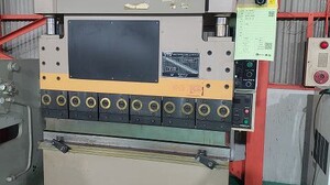 東洋工機製 プレスブレーキ（HPB-4012A／1985年式）の画像