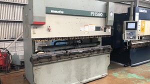小松製作所製 プレスブレーキ（PHS80×255／1998年式）の画像