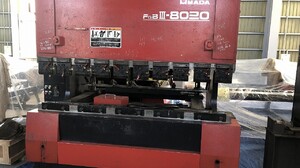 アマダ製 プレスブレーキ（FBD8020LD／1996年式）の画像
