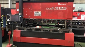 アマダ製 プレスブレーキ（FBD1025NT／1998年式）の画像