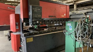 アマダ製 プレスブレーキ（FBD1025E／1988年式）の画像