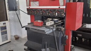 アマダ製 プレスブレーキ（RG35S／1985年式）の画像