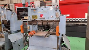 アマダ製 プレスブレーキ（RG25／1986年式）の画像