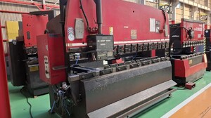 アマダ製 プレスブレーキ（RG125／1988年式）の画像