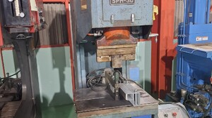 アマダ製 多目的プレス（SPH-30／1976年式）の画像