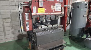 アマダ製 プレスブレーキ（RG-35S／1987年式）の画像