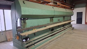 山田工機製 プレスブレーキ（1.6*6000mm／1980年式）の画像