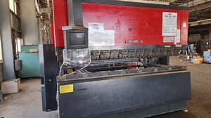 アマダ製 プレスブレーキ（FBD1253F／1991年式）の画像