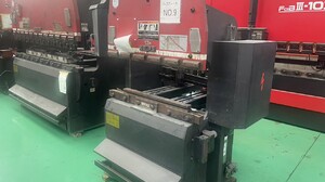 アマダ製 プレスブレーキ（RG-35S／1991年式）の画像