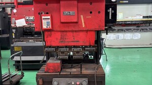 アマダ製 プレスブレーキ（SPH-60C／1988年式）の画像