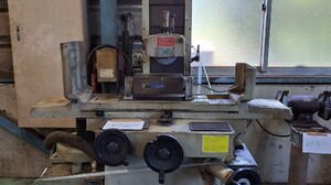 ケント（台湾）製 平面研削盤（KCS-250／1991年式）の画像