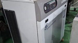 AIRMAN製 スクリューコンプレッサー（SAS11SD-67／2005年式）の画像
