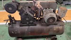 日立製 3.7KWレシプロコンプレッサー（3.7P-9.5VB6）の画像
