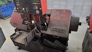 アマダ製 バンドソー（HA-250B／1988年式）の画像