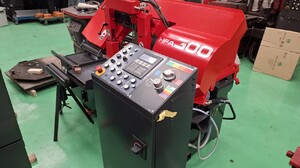 アマダ製 バンドソー（HFA-300（整備済み）／2004年式）の画像