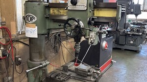 東亜機械製 ラジアルボール盤（TRD-800C）の画像
