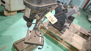新興製作所製 卓上ボール盤（SD-13）の画像