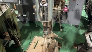 吉田鐵工所製 卓上ボール盤（YBD-420）の画像
