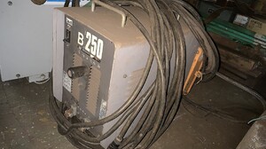 ダイヘン製 アーク溶接機（Bz-250J-4／2005年式）の画像