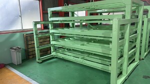 サカニワ工業製 スライド式収納棚（PMⅡ-2600／2005年式）の画像