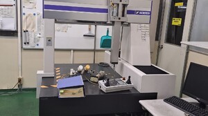東京精密製 3次元測定器（SUA600A-C6／2008年式）の画像