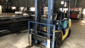 小松フォークリフト製 フォークリフト（FD25C-12／1999年式）の画像