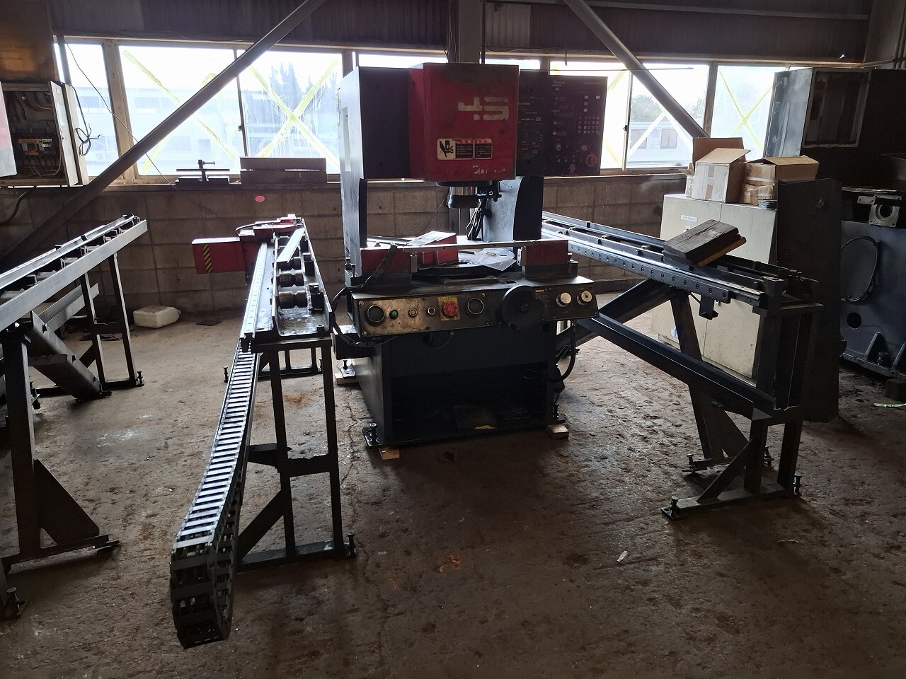 アマダ製 アイアンワーカー（IW-45II／1992年式）の画像