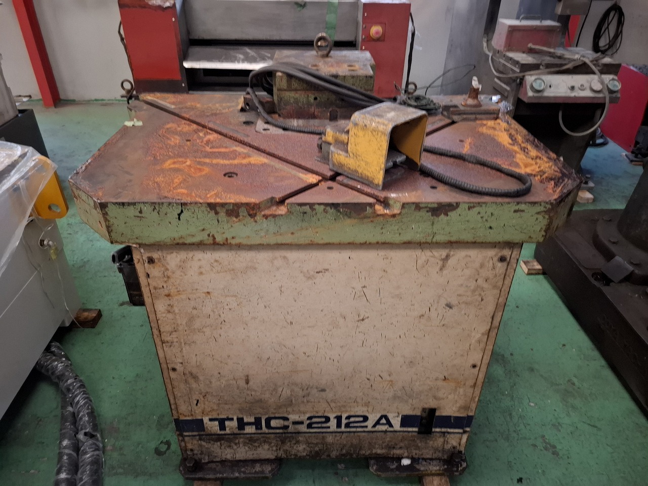 タケダ機械製 コーナーシャー（THC-212A）の画像