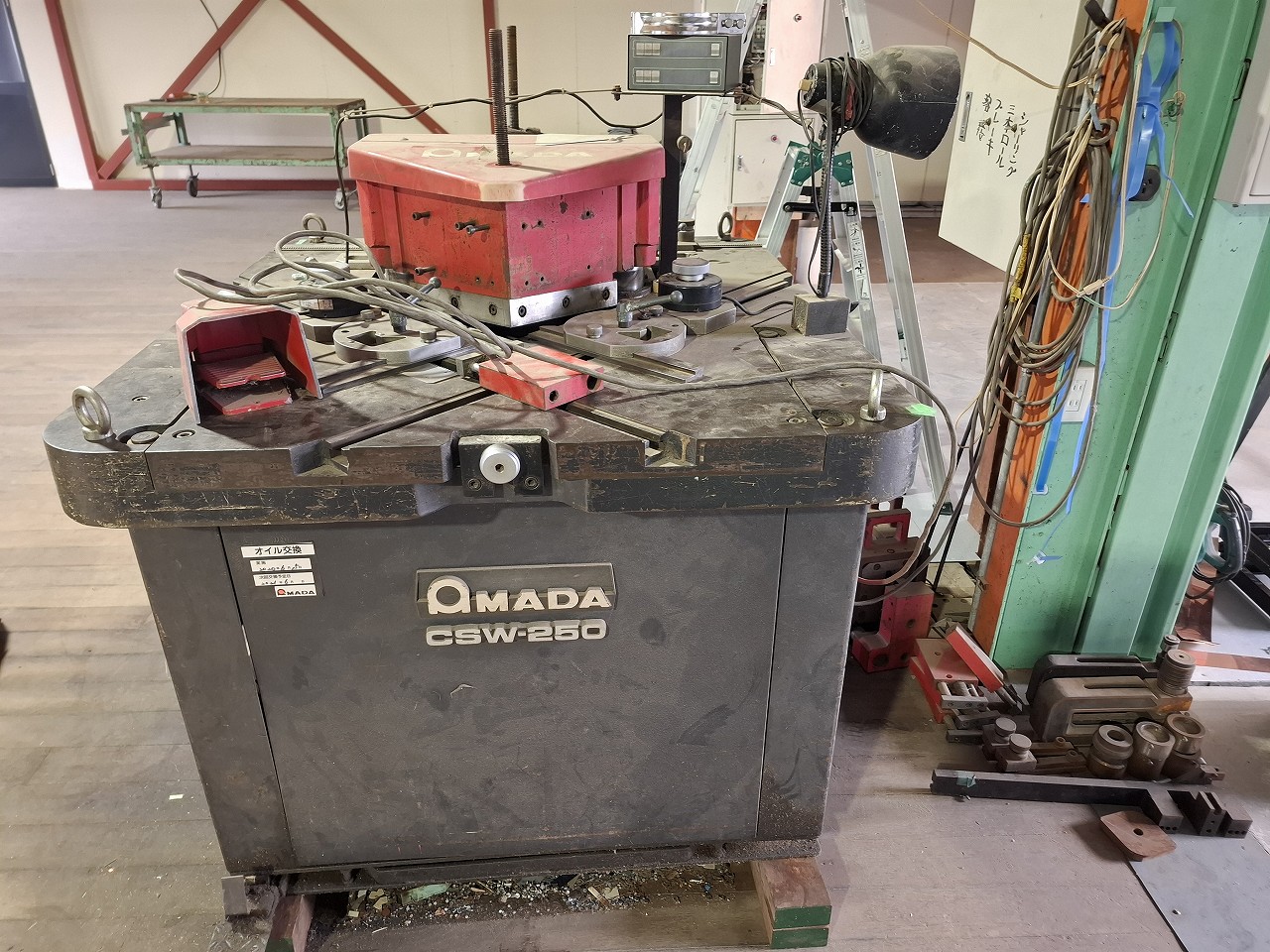 アマダ製 コーナーシャー（CSW-250／1991年式）の画像