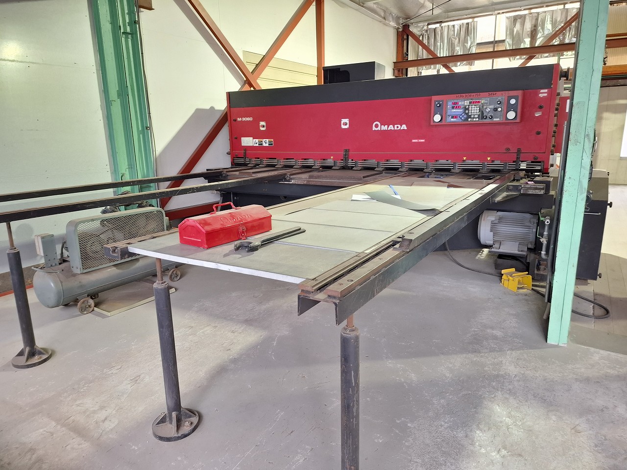 アマダ製 シャーリング（M3060／2005年式）の画像