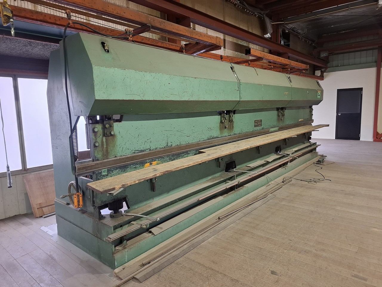 山田工機製 プレスブレーキ（1.6*6000mm／1980年式）の画像