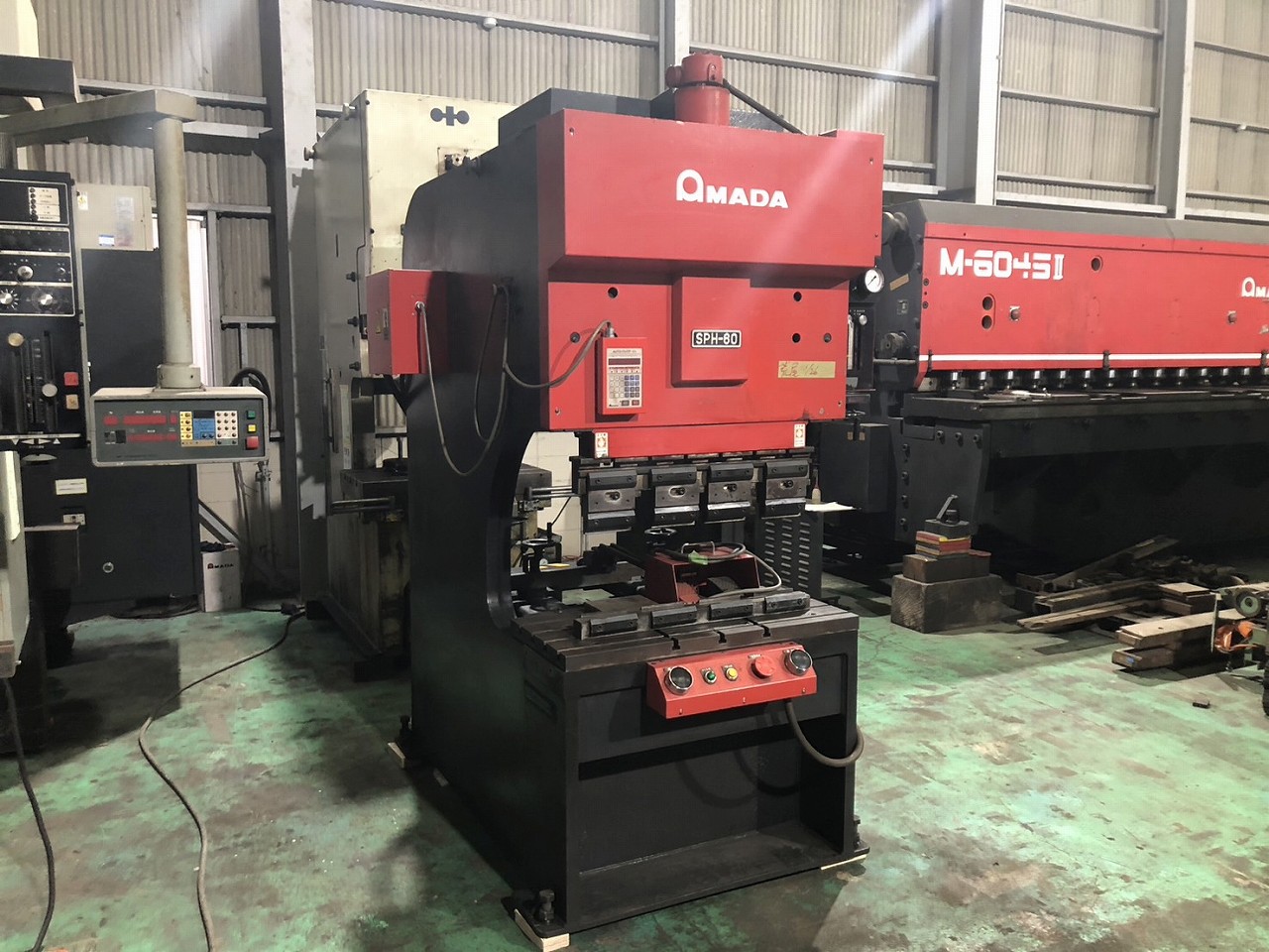 アマダ製 プレスブレーキ（SPH-60／1986年式）の画像