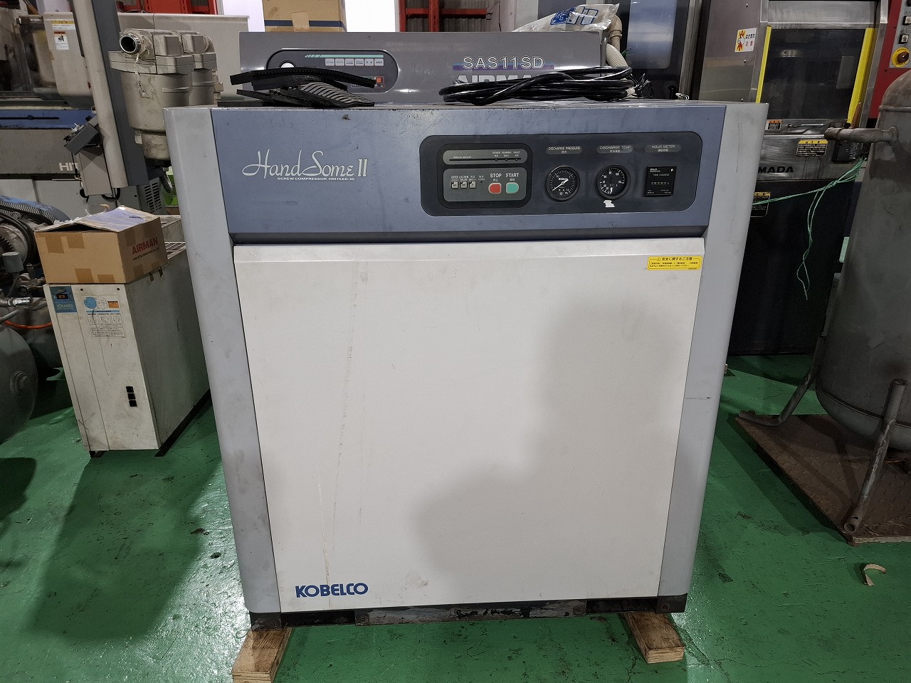 神戸製鋼所製 スクリューコンプレッサー（HM15ADⅡ-b／2000年式）の画像