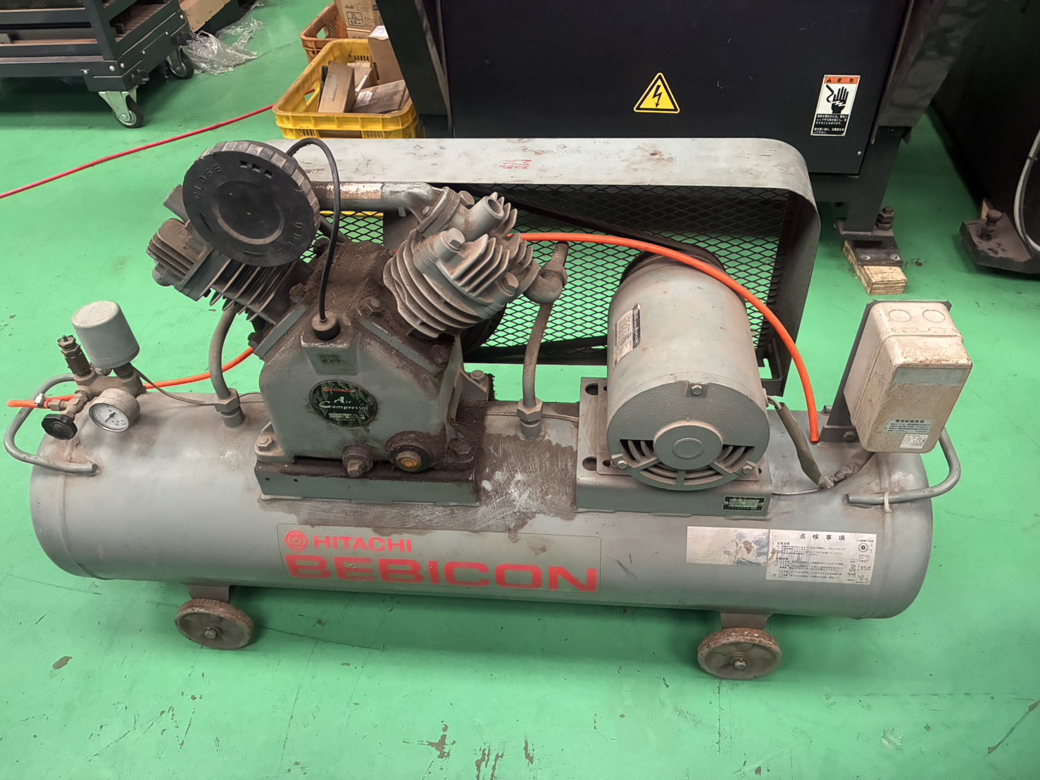 日立製 2.2KWレシプロコンプレッサー（2.2P-9.5V6／1990年式）の画像