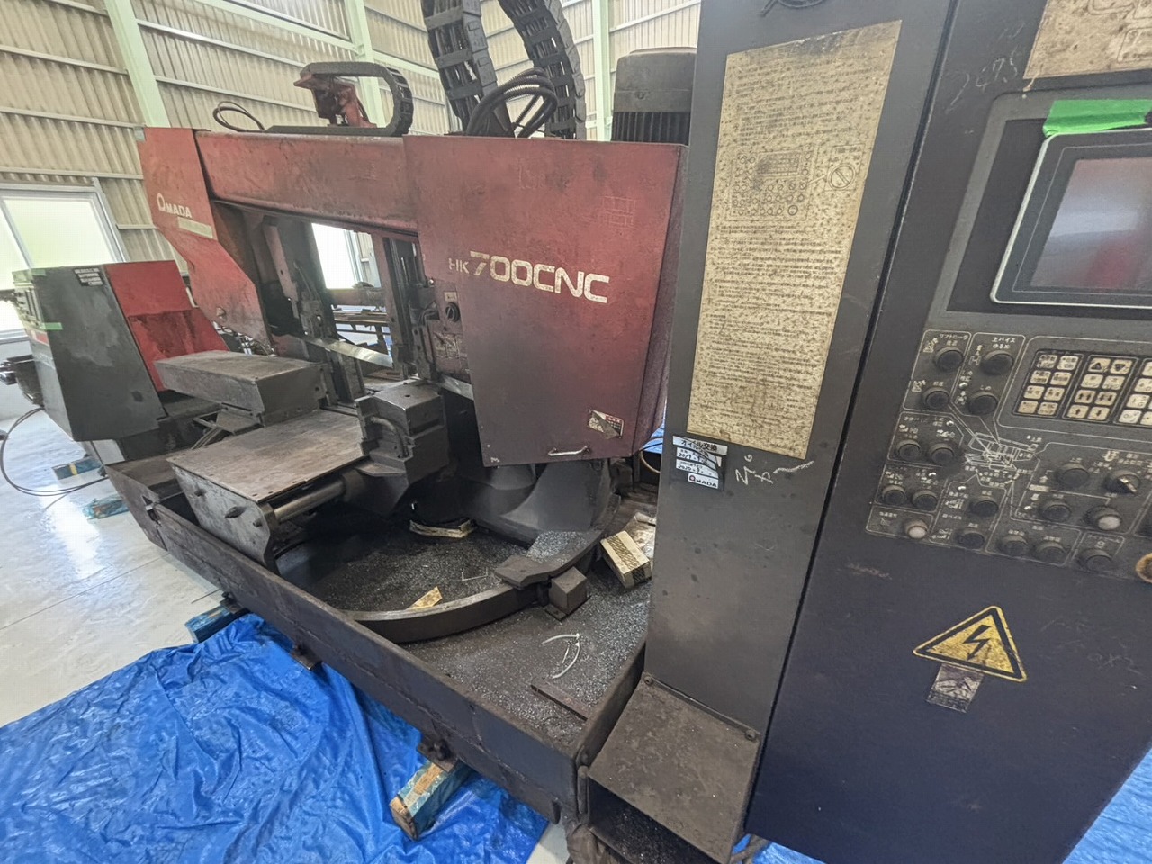 アマダマシナリー製 CNC形鋼切断用バンドソー（HK700CNC／1999年式）の画像