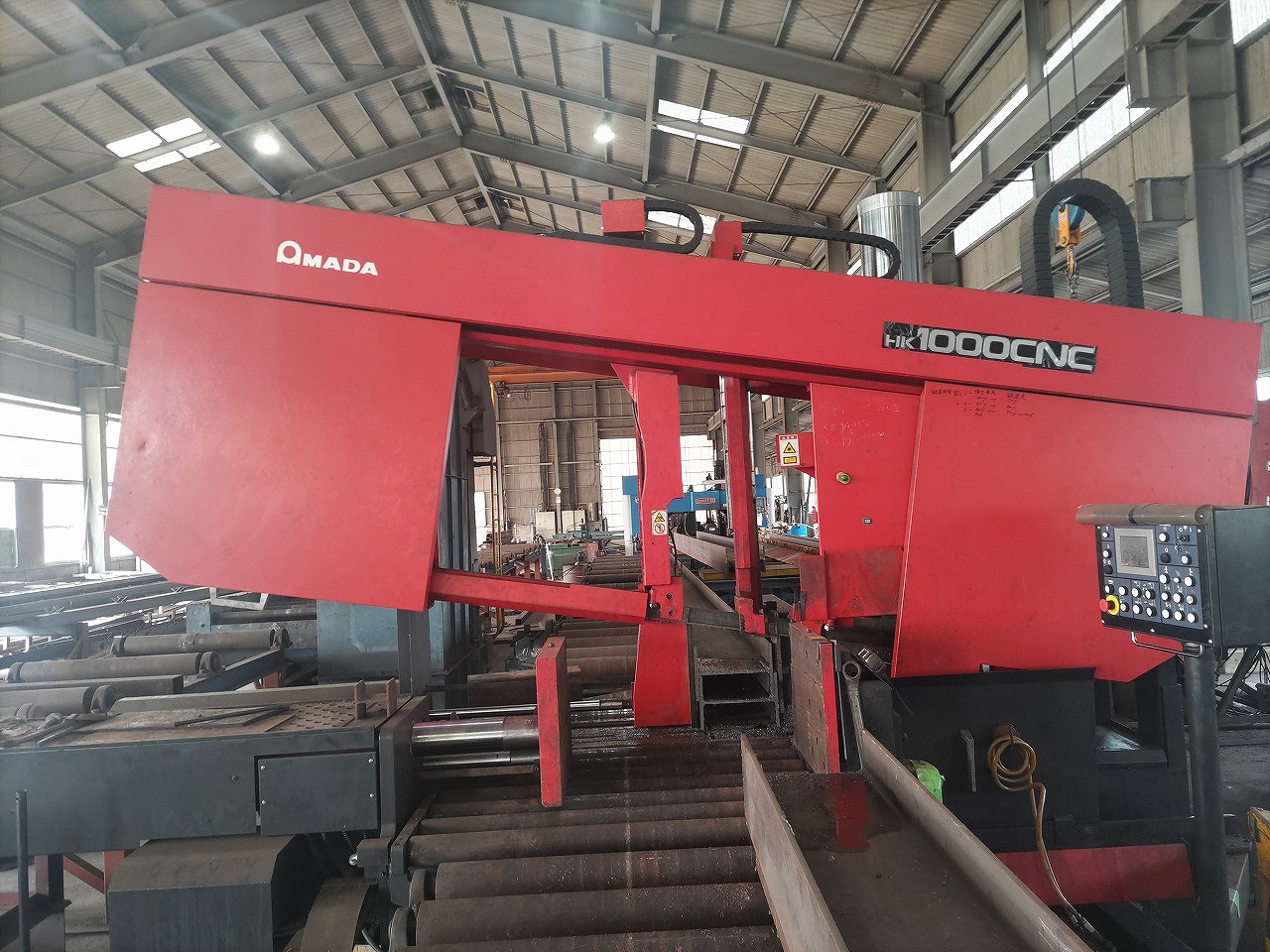 アマダ製 バンドソー（HK1000CNC／2019年式）の画像
