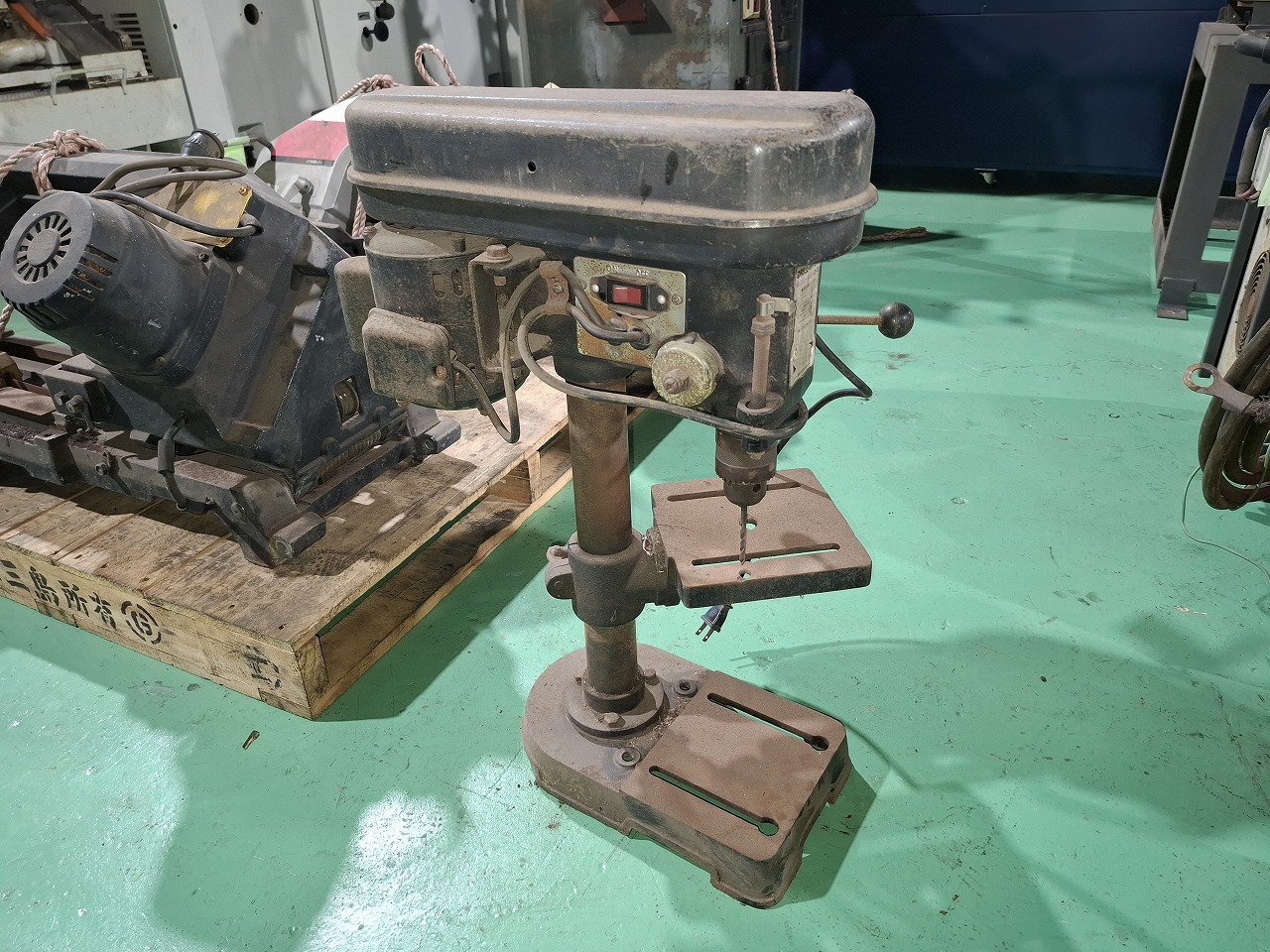 新興製作所製 卓上ボール盤の画像