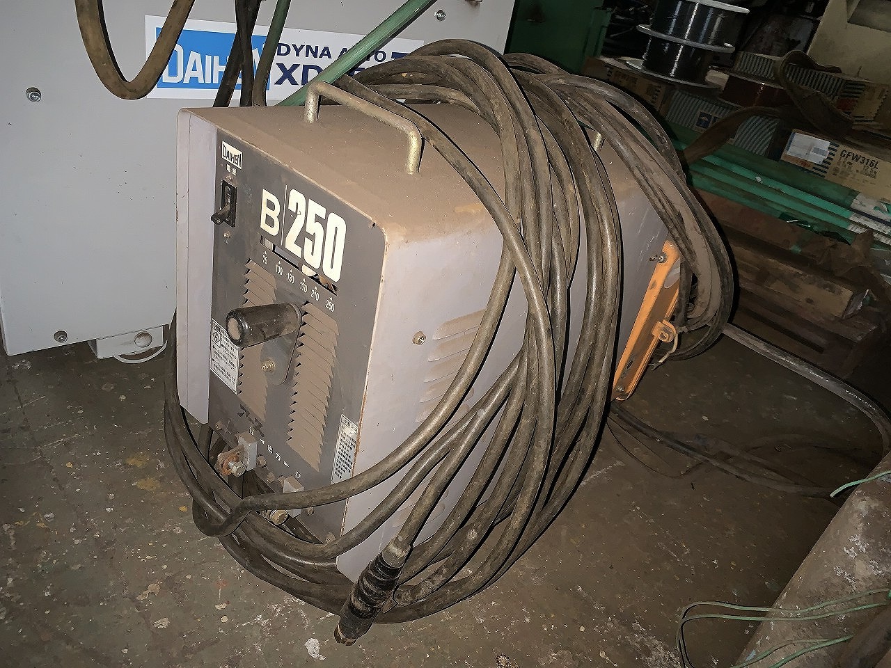 ダイヘン製 アーク溶接機(Bz-250J-4/2005年式)の画像