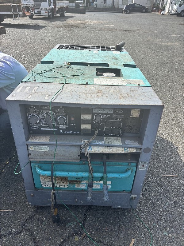 デンヨー製 エンジン発電機（DLW-400ESW）の画像